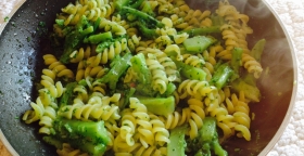 Fusilli apoproteici con broccoli