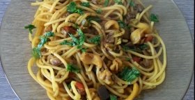 Pasta con seppie e verdurine