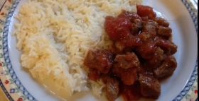 Vitellone in spezzatino con riso pilaf