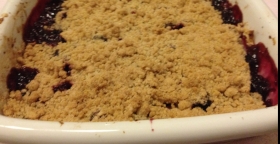 Crumble di mele e more (ricetta tratta da: English Traditional Recipes- Hermes House)